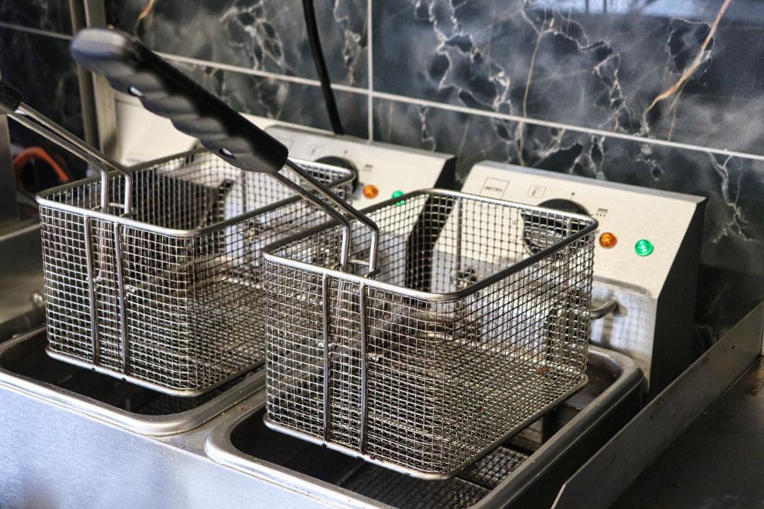 deep-fryer-6993379